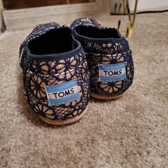 Gold and Blue Tom's - Picture 4 of 5